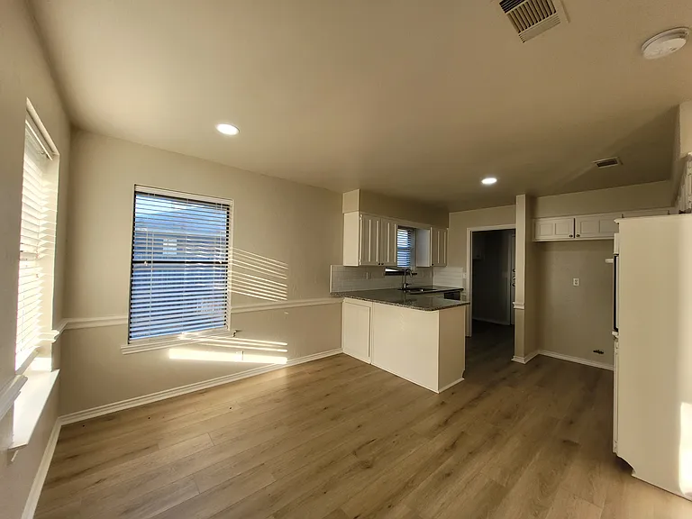 776 Santa Fe Trl — Photo 9