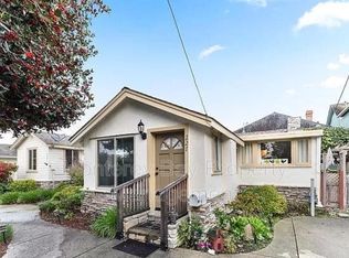 227 18th St, Pacific Grove, CA 93950