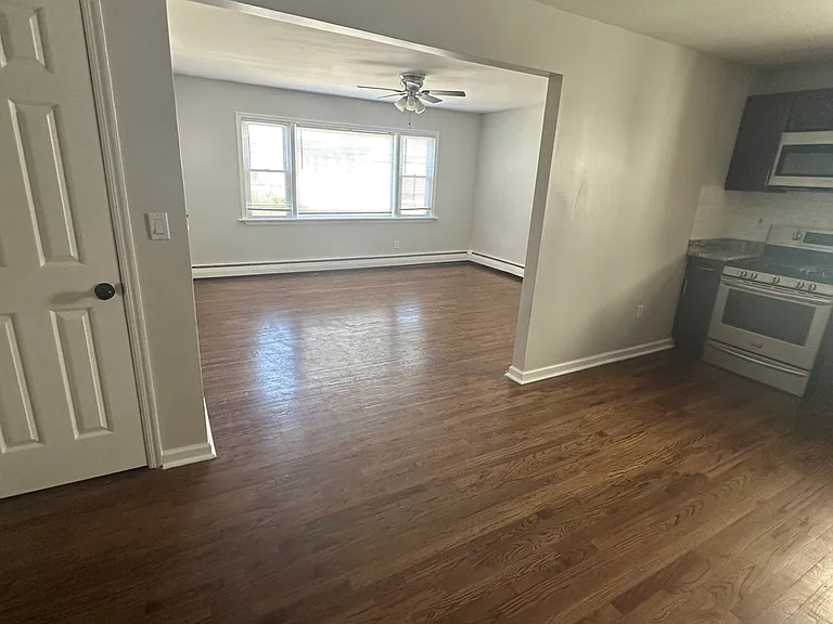 64 40th St #1L — Photo 12