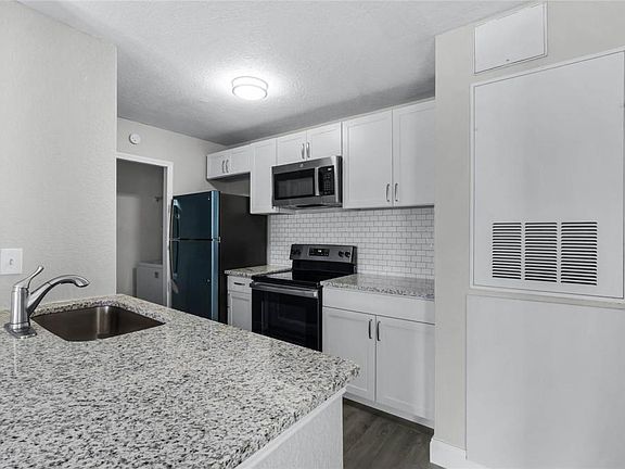 3rd image of 2550 N Alafaya Trl APT 10208