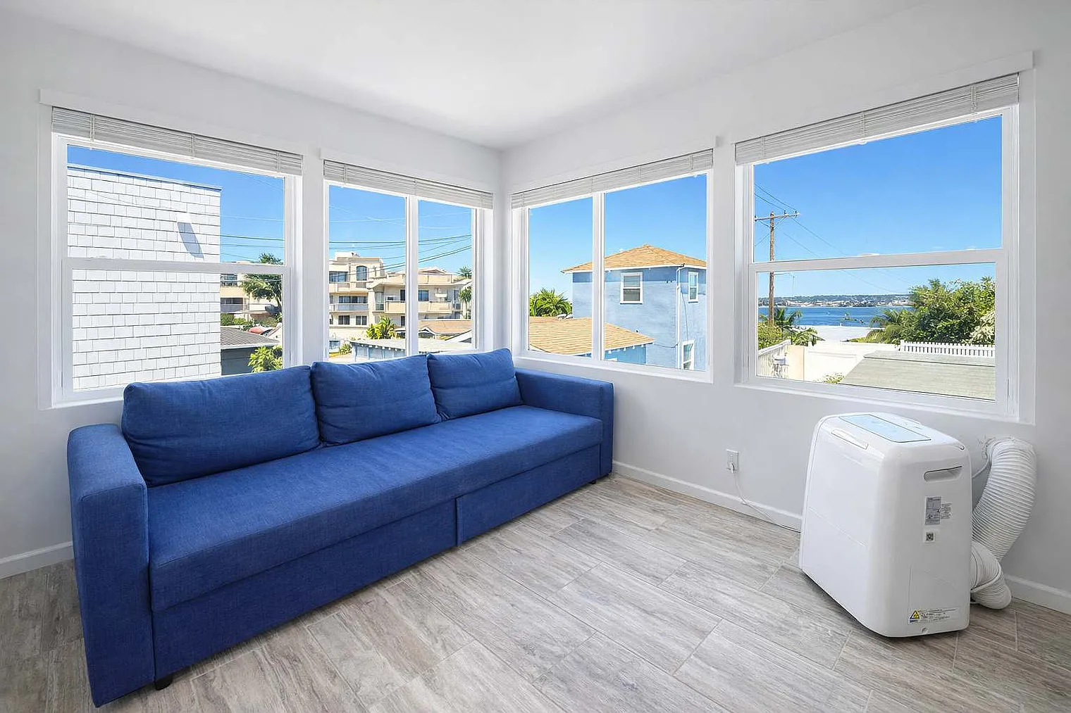 1 bed, 1.0 bath, 365 sqft, $4,914 — Photo 2