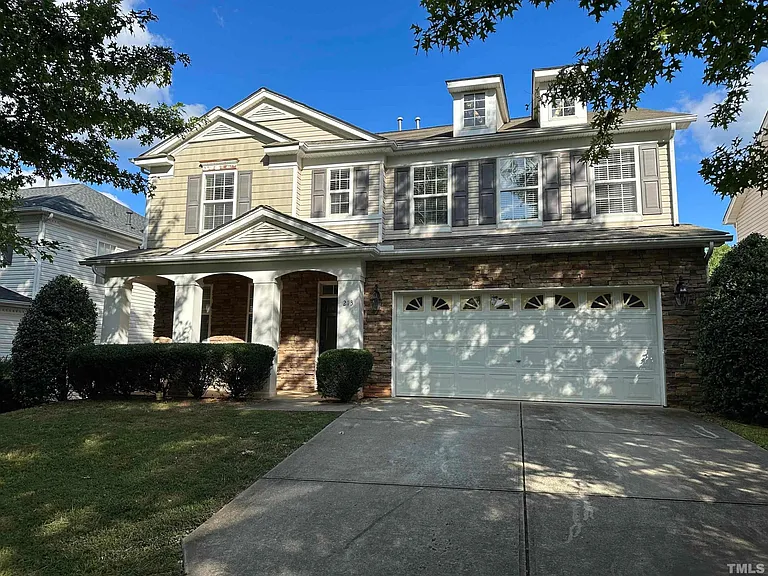 213 Bikram Dr — Photo 2