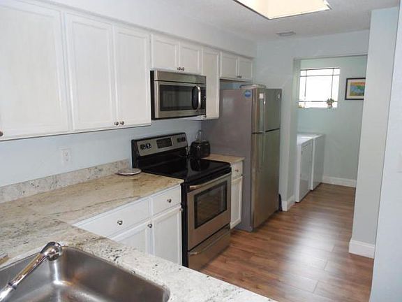 4th image of 3022 Alcazar Pl APT 205