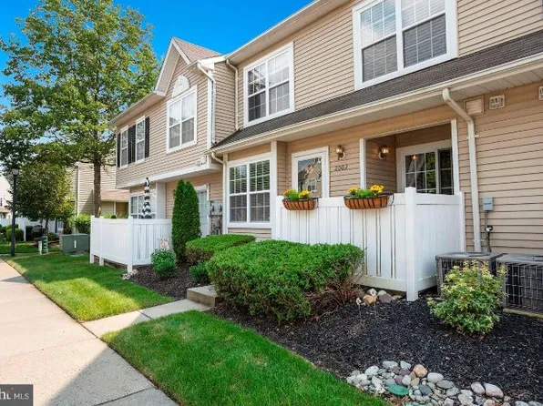2002 Delancey Way #2002, Marlton, NJ 08053
