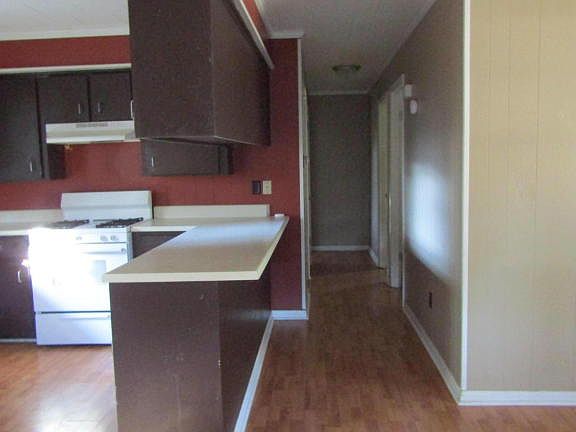 5th image of 225 1st St