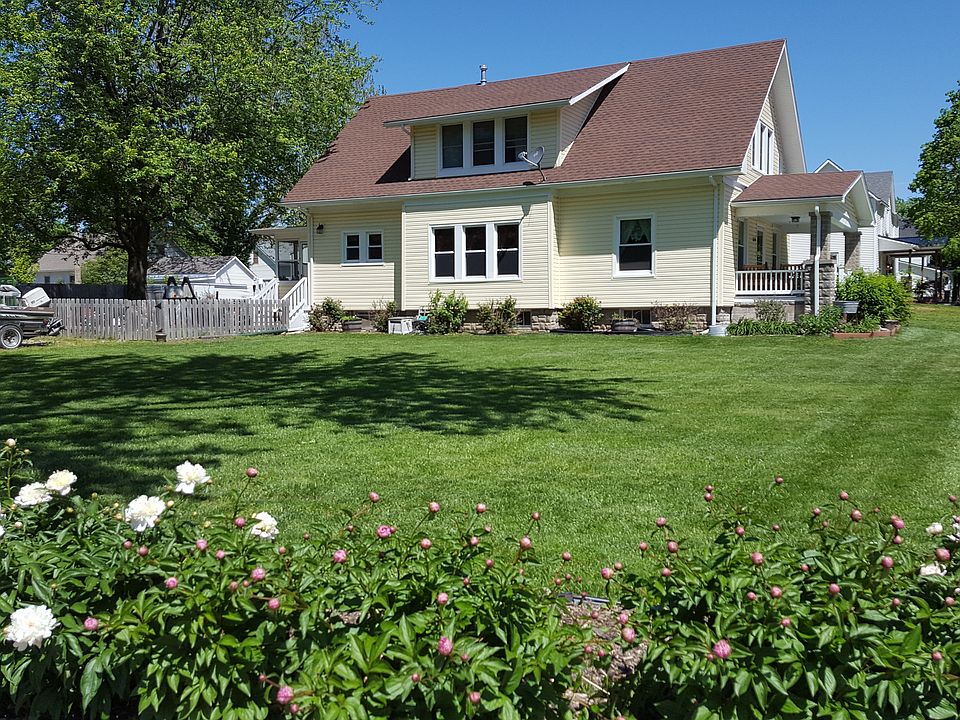 House on double lot