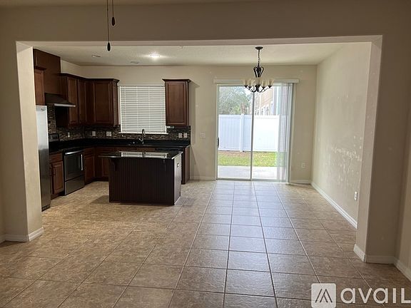 3rd image of 9484 Tawnyberry St