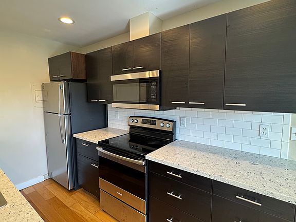 5th image of 618 SW 156th St #7