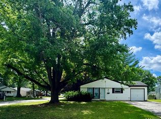 1401 Peace Dr, Belleville, IL 62220