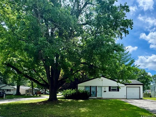 1401 Peace Dr, Belleville, IL 62220