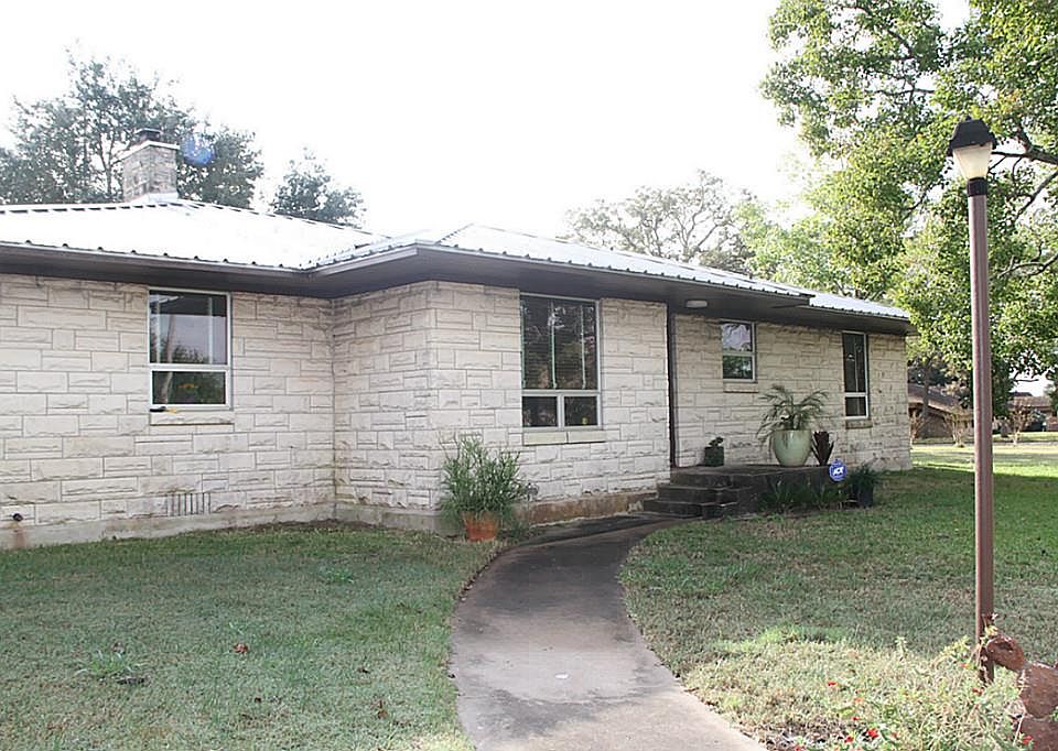 1st image of 1445 County Road 208