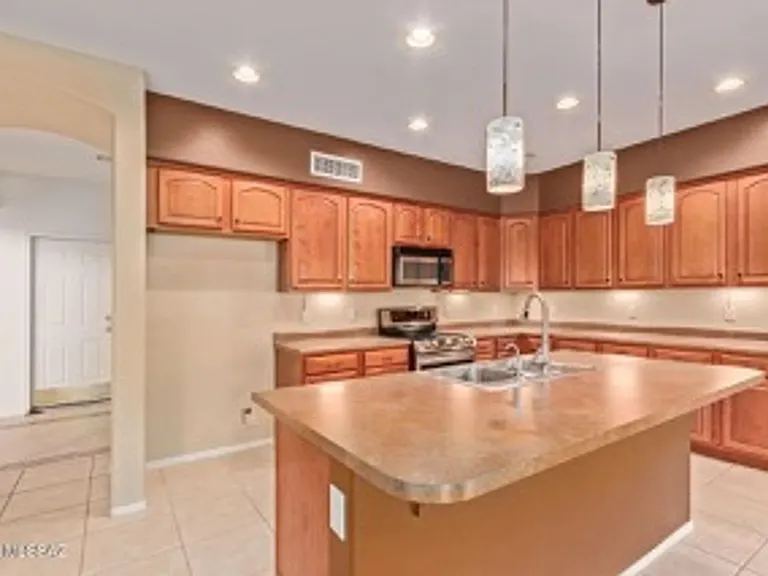 3496 N Camino La Jicarrilla — Photo 4
