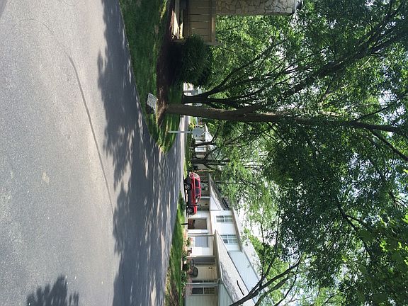 4th image of 2018 Foxknoll Dr