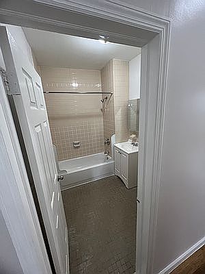 5th image of 44 Rockaway Ave #3C