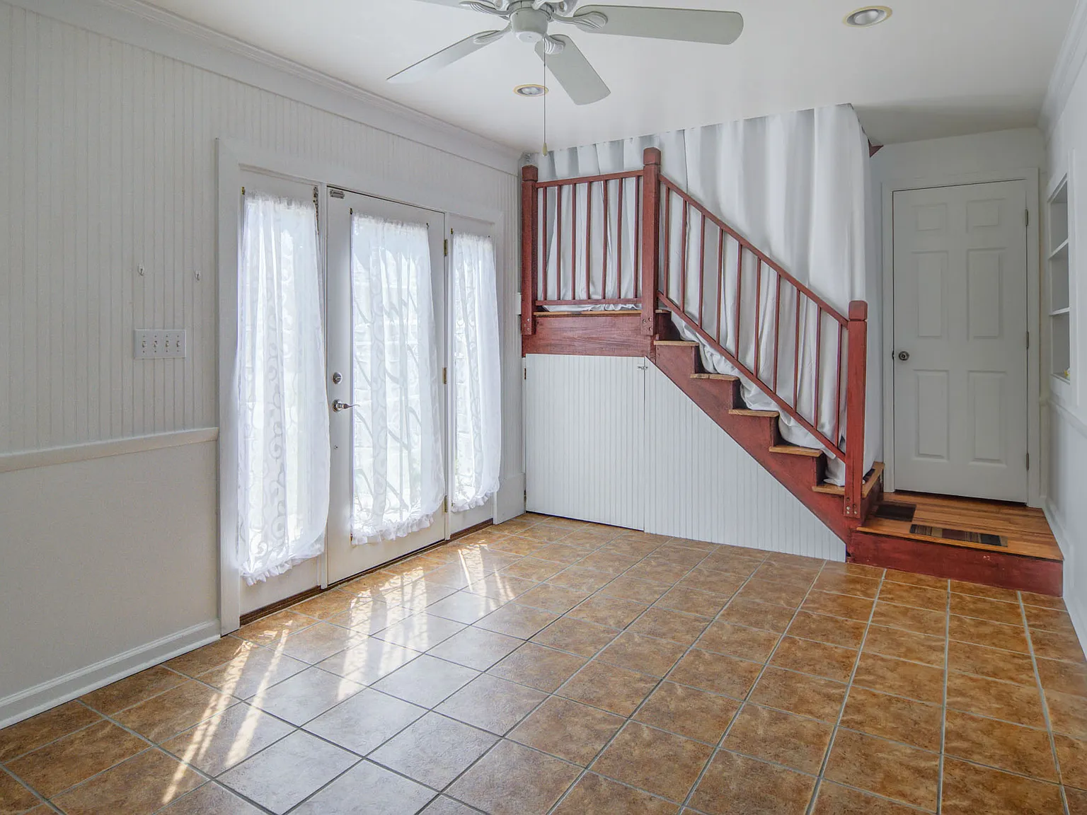 2 bed, 1000 sqft, $1,800 — Photo 2