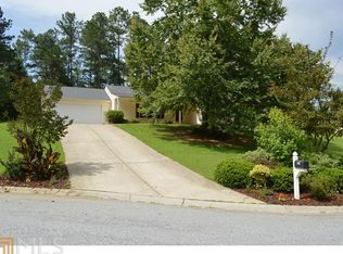 1027 Grey Fox Ln, Auburn, GA 30011