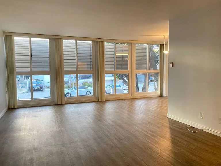 928 S Sherbourne Dr — Photo 13