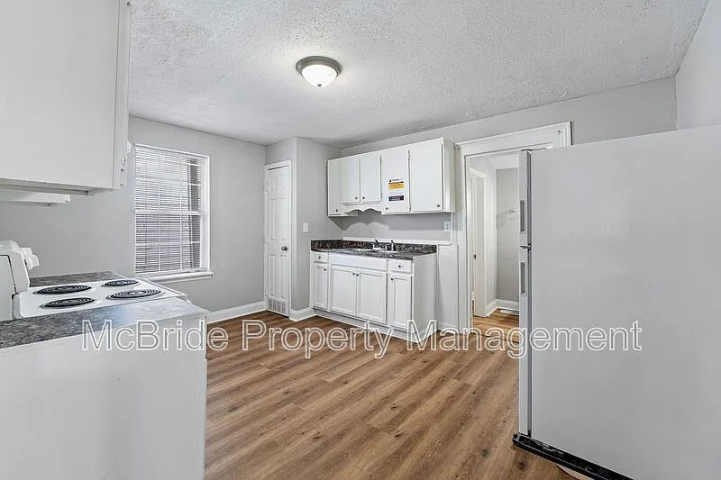 1 bed, 1.0 bath, 890 sqft, $950 — Photo 4