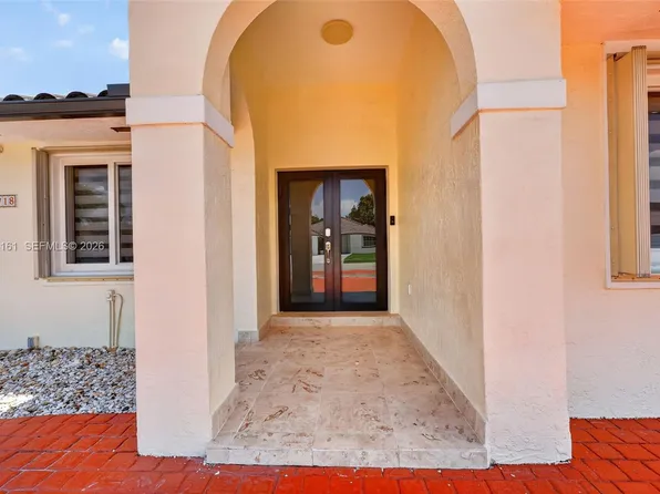 12718 NW 6th Ln, Miami, FL 33182