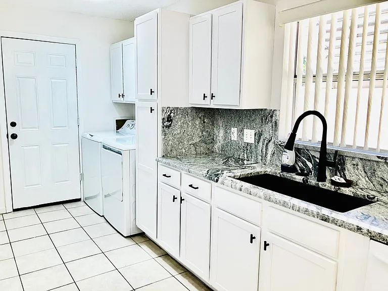 1013 Avalon Ave — Photo 15