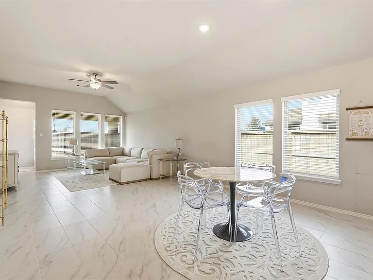 10526 Cabot Trl — Photo 6