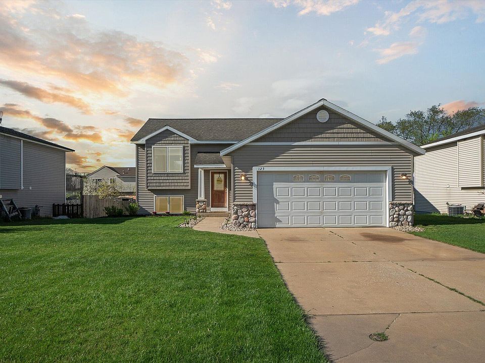1st image of 123 Blue Grass Ln