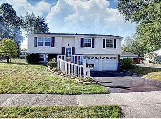 211 Brentwood Dr, Englewood, OH