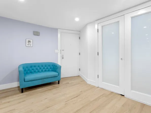 14 Roosevelt Place image 6 of 16