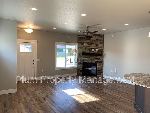 3rd image of 2304 Burlington Ave #A