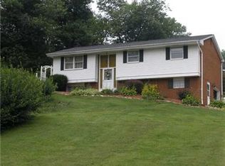 877 Middletown Rd, New Stanton, PA 15672