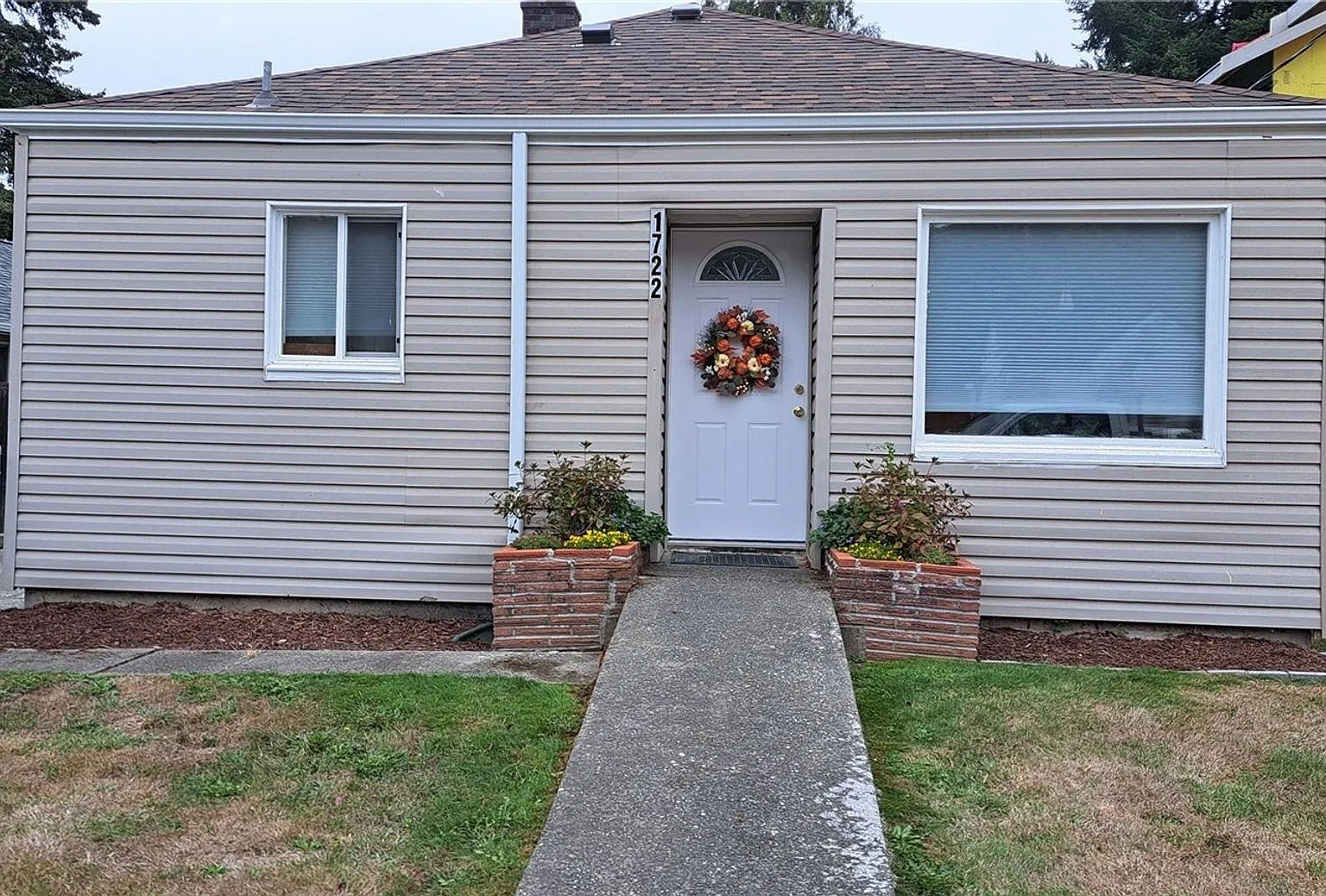 Two Bedroom Single Family Home with Detached Garage — Photo 1