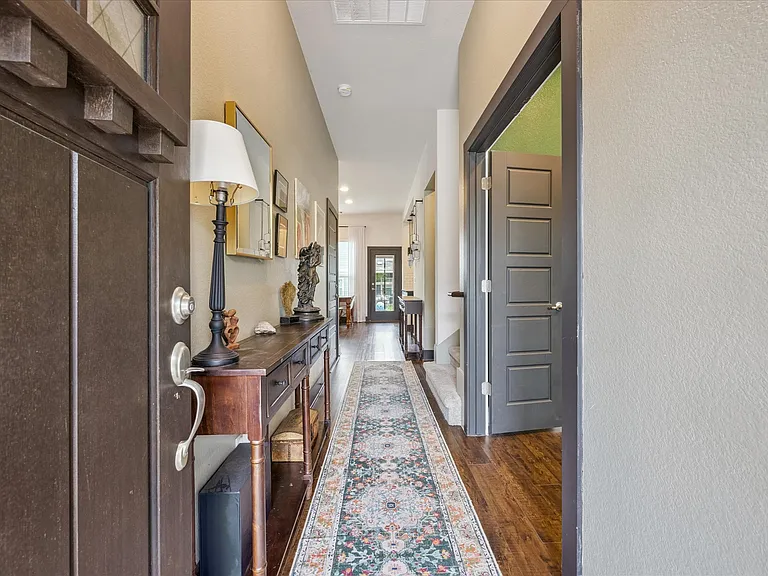 111 Alexander — Photo 2
