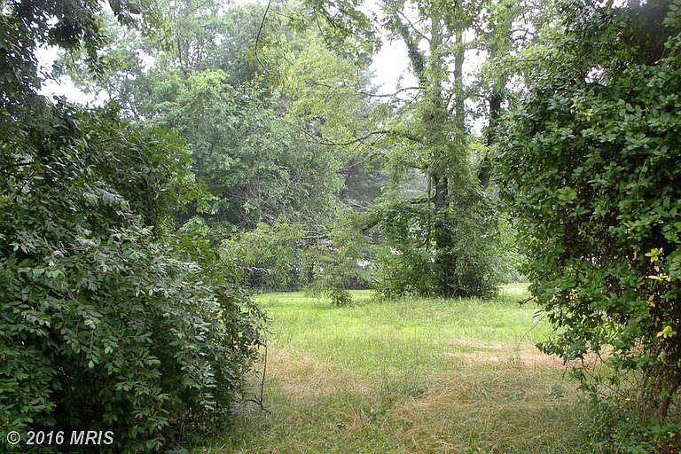 1st image of 221 Central Dr
