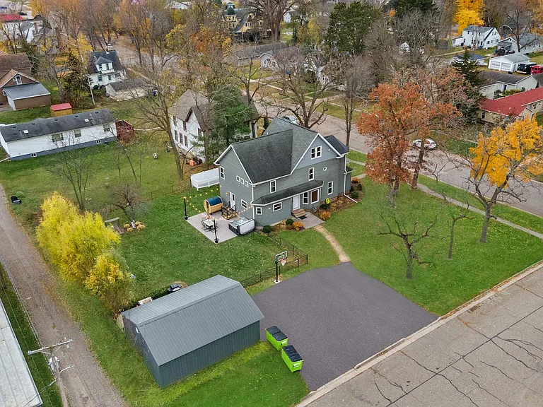 924 Capital St — Photo 13