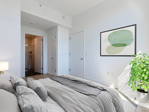 4th image of 144-74 Northern Blvd #8D