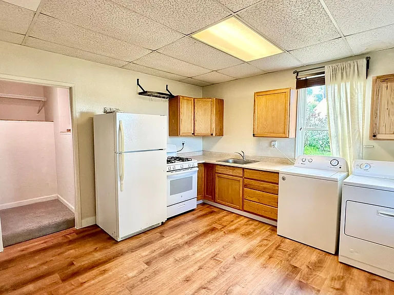 225 Nicholl Ave #B — Photo 7