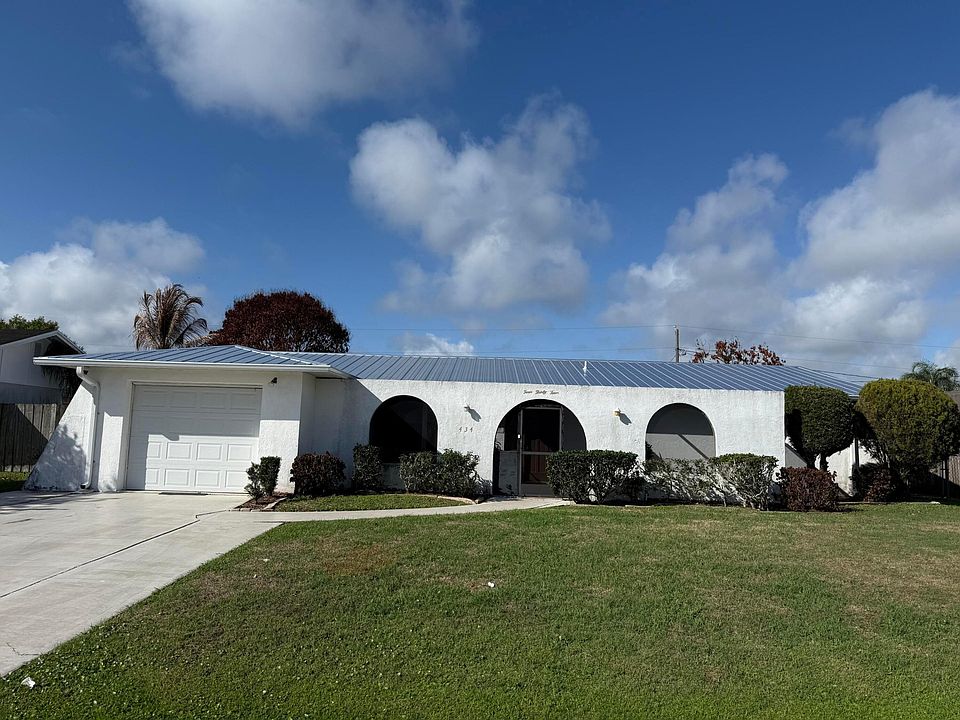 1st image of 434 SE Sunnydale Lane