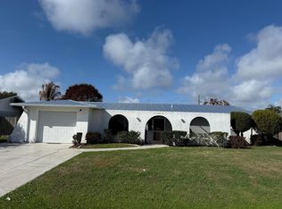 434 SE Sunnydale Ln, Port Saint Lucie, FL 34983