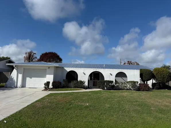 434 SE Sunnydale Lane, Port St Lucie, FL 34983