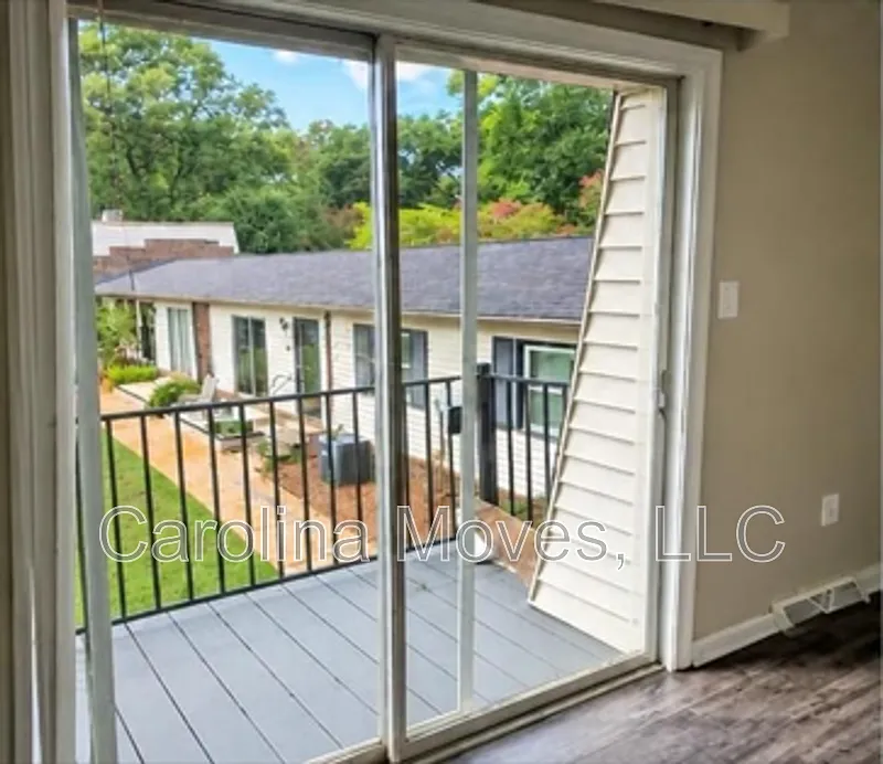 10 Poinsett Ave — Photo 4