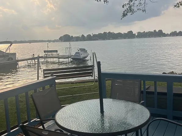 6047 S State Road 10, Knox, IN 46534