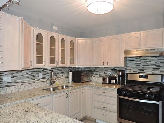 5th image of 9745 S Karlov Ave APT 609