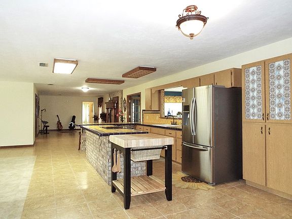 5th image of 1550 NW 167th Pl