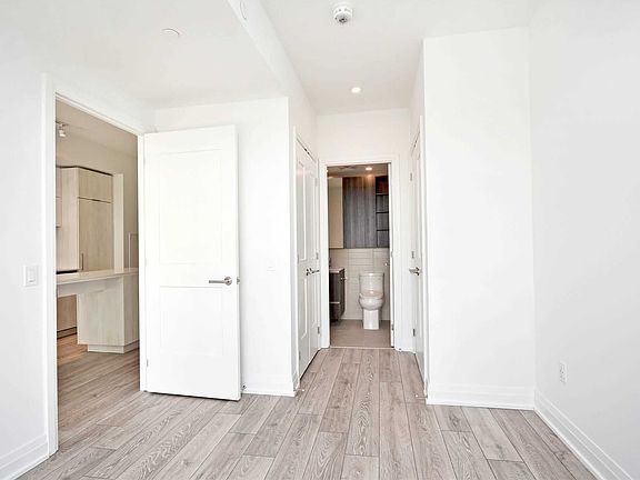 3rd image of 21 Park St E #506