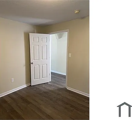 2700 Greenwood Ave — Photo 2