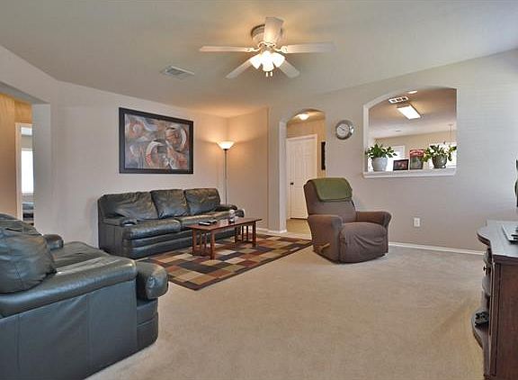 3rd image of 303 Hyltin St