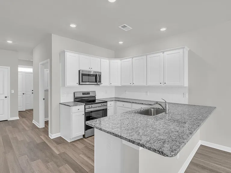 246 Arnette Dr — Photo 4