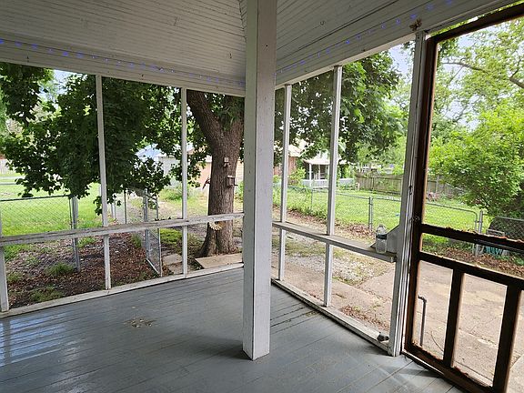 4th image of 913 Vine St