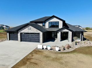 12008 Acadia Dr, Bismarck, ND 58503
