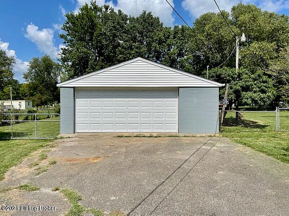 5th image of 647 Dogwood Cir